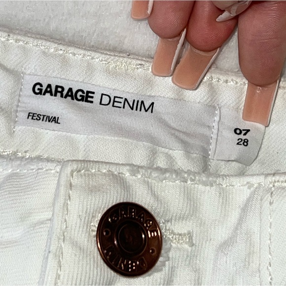 ♡GARAGE White Festival Shorts - Picture 4 of 4